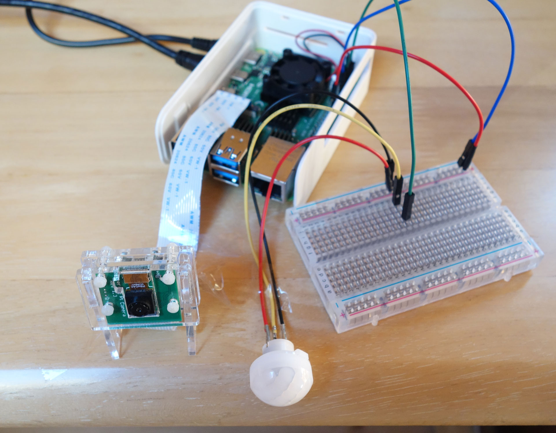 焦電型赤外線センサー（EKMC1603111）をESP32とラズパイ＋カメラ
