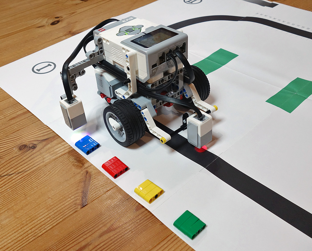 黒ライントレースをしながらカラーブラックの色を読み取る レゴマインドストームev3 そう備忘録 黒ライントレースをしながらカラーブラックの色を読み取る レゴマインドストームev3 そう備忘録